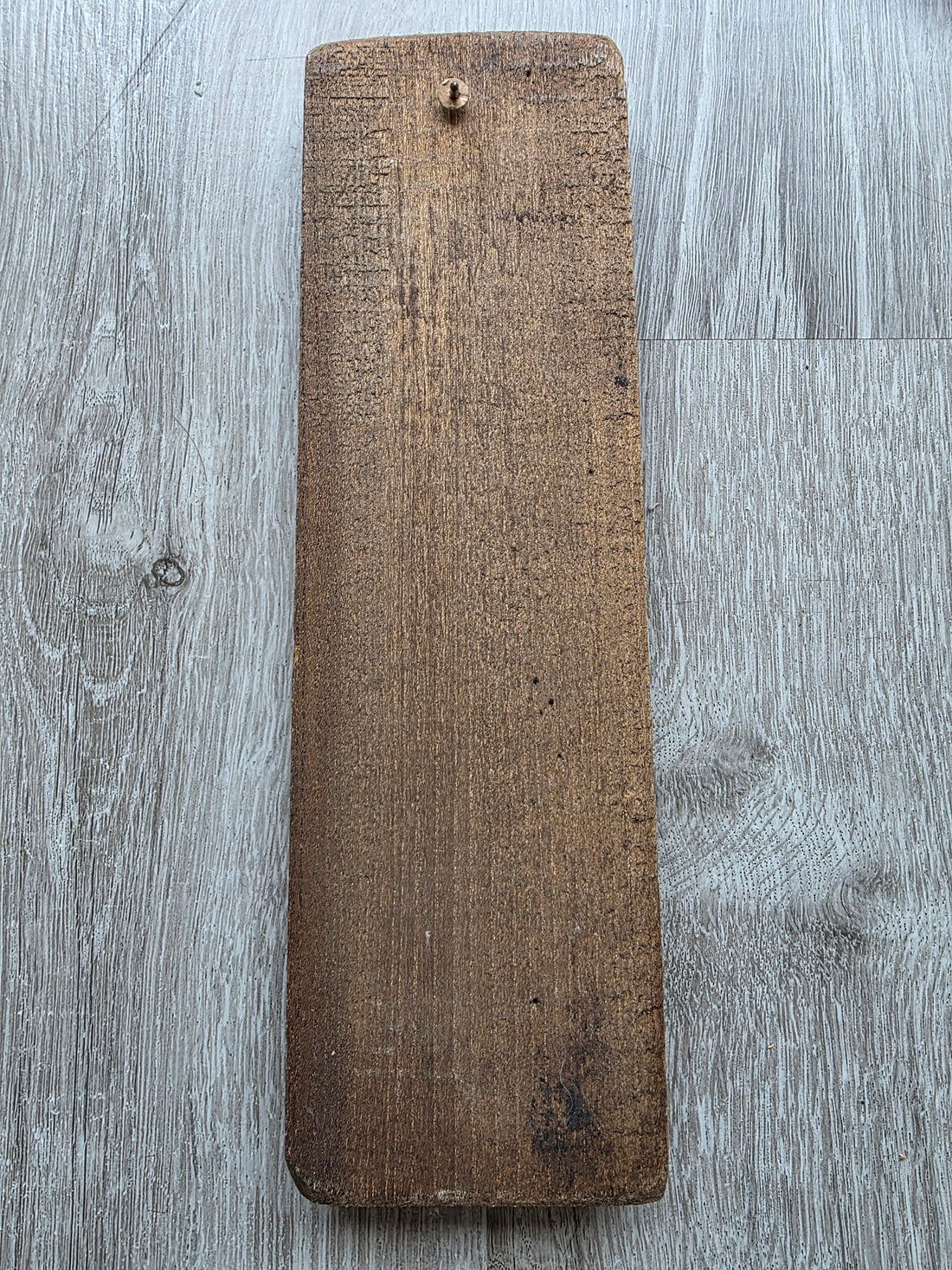 Houten speculaasplank met mannenfiguur