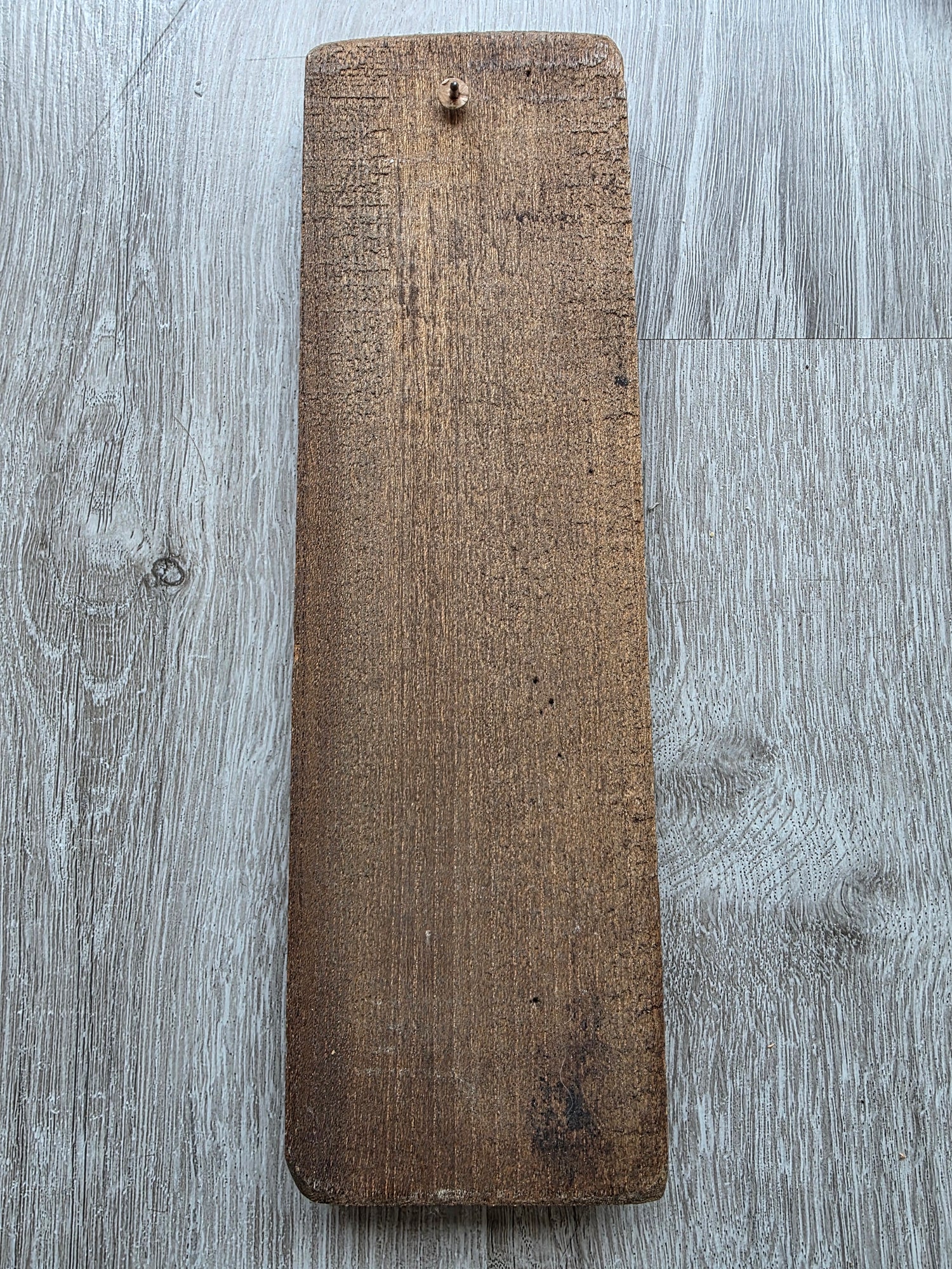 Houten speculaasplank met mannenfiguur