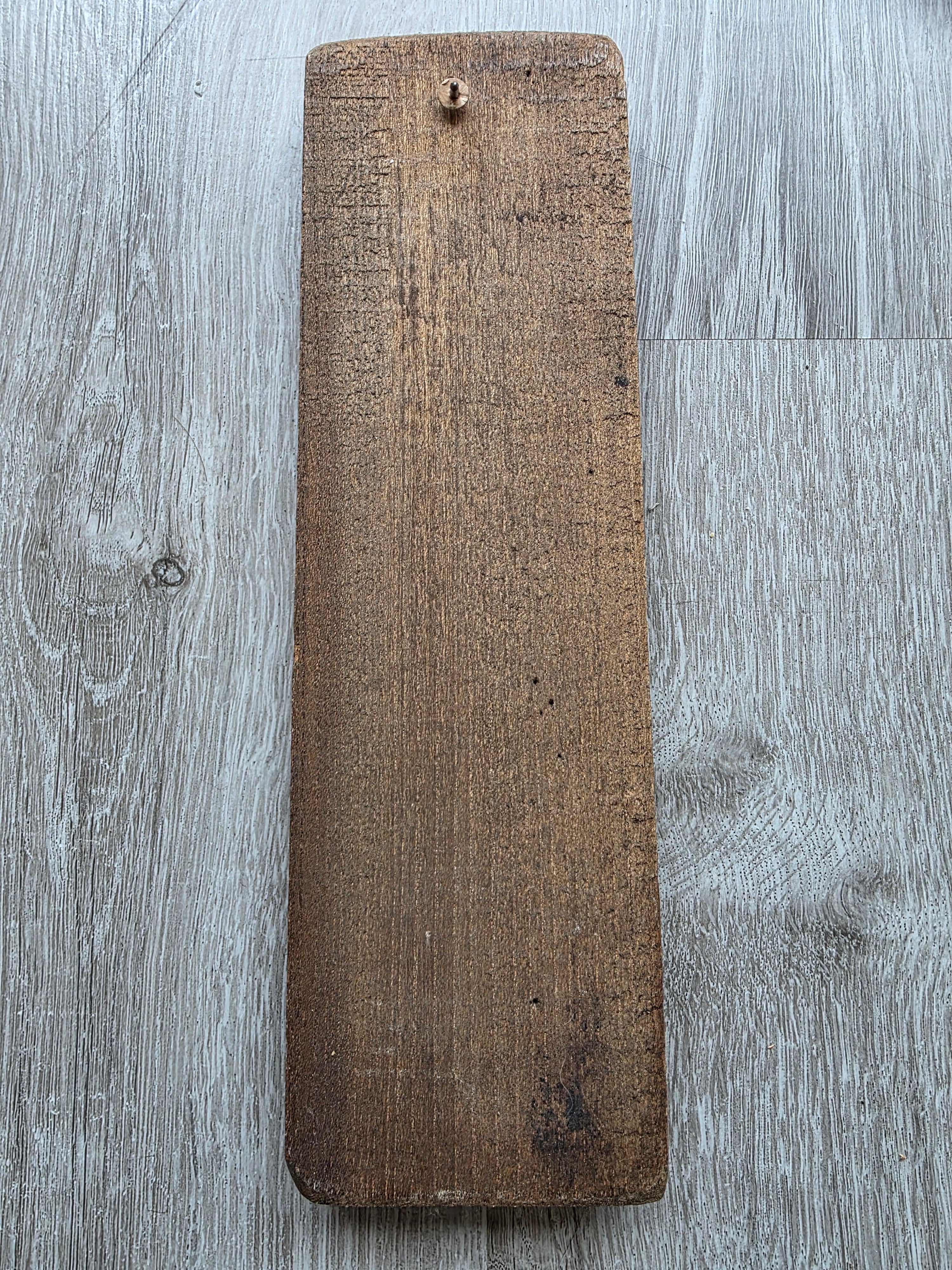 Houten speculaasplank met mannenfiguur