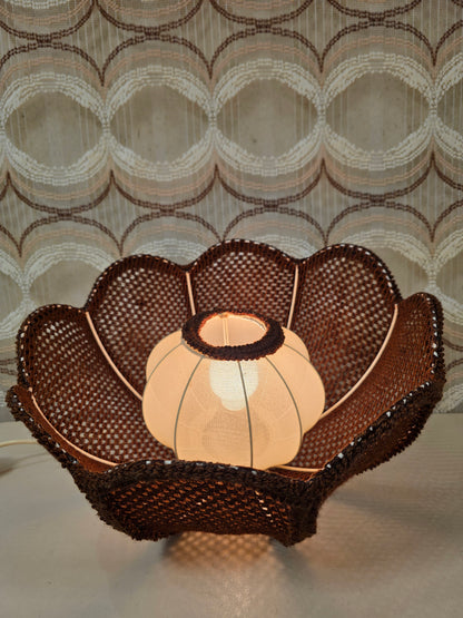 Vintage jaren 70 hanglamp bruin gehaakt 41,5 cm