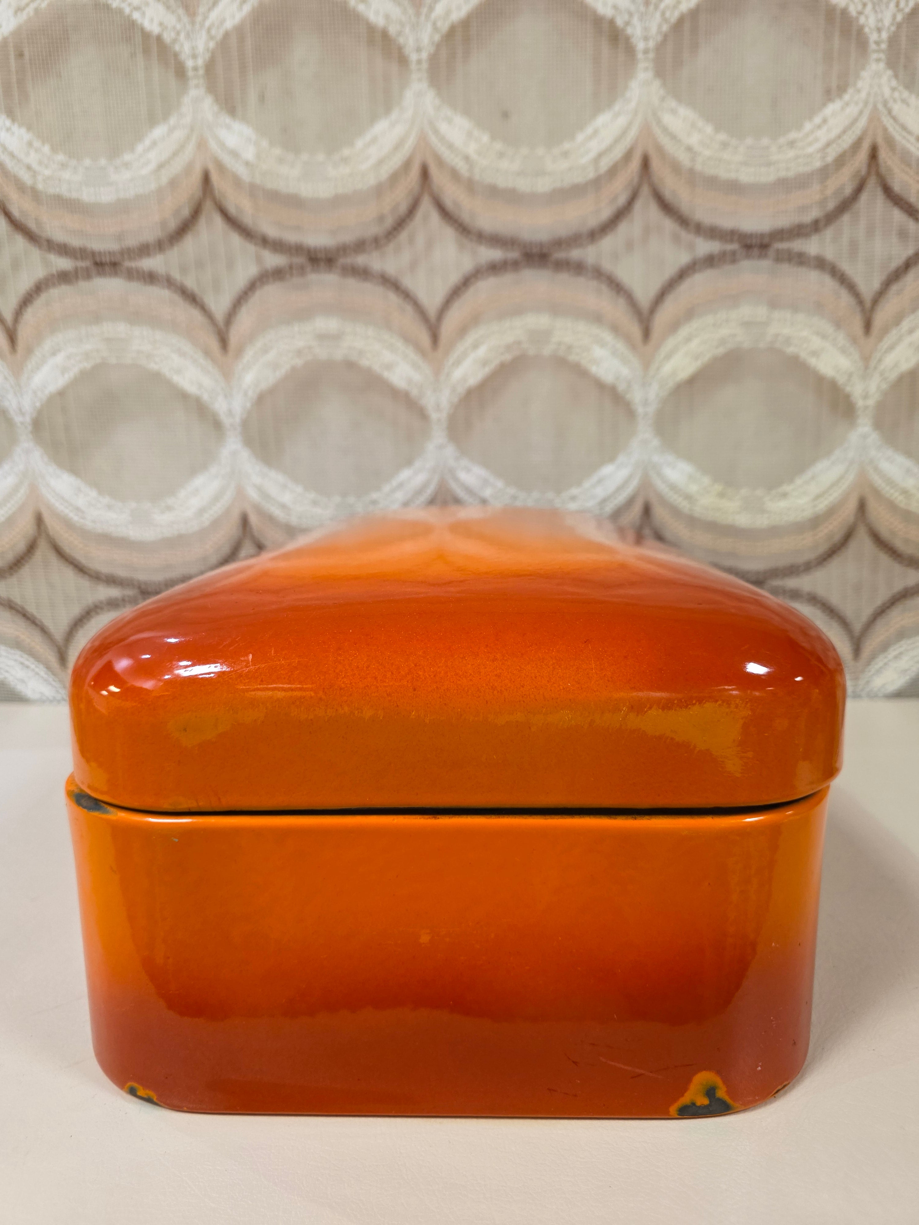 Vintage oranje emaille broodtrommel
