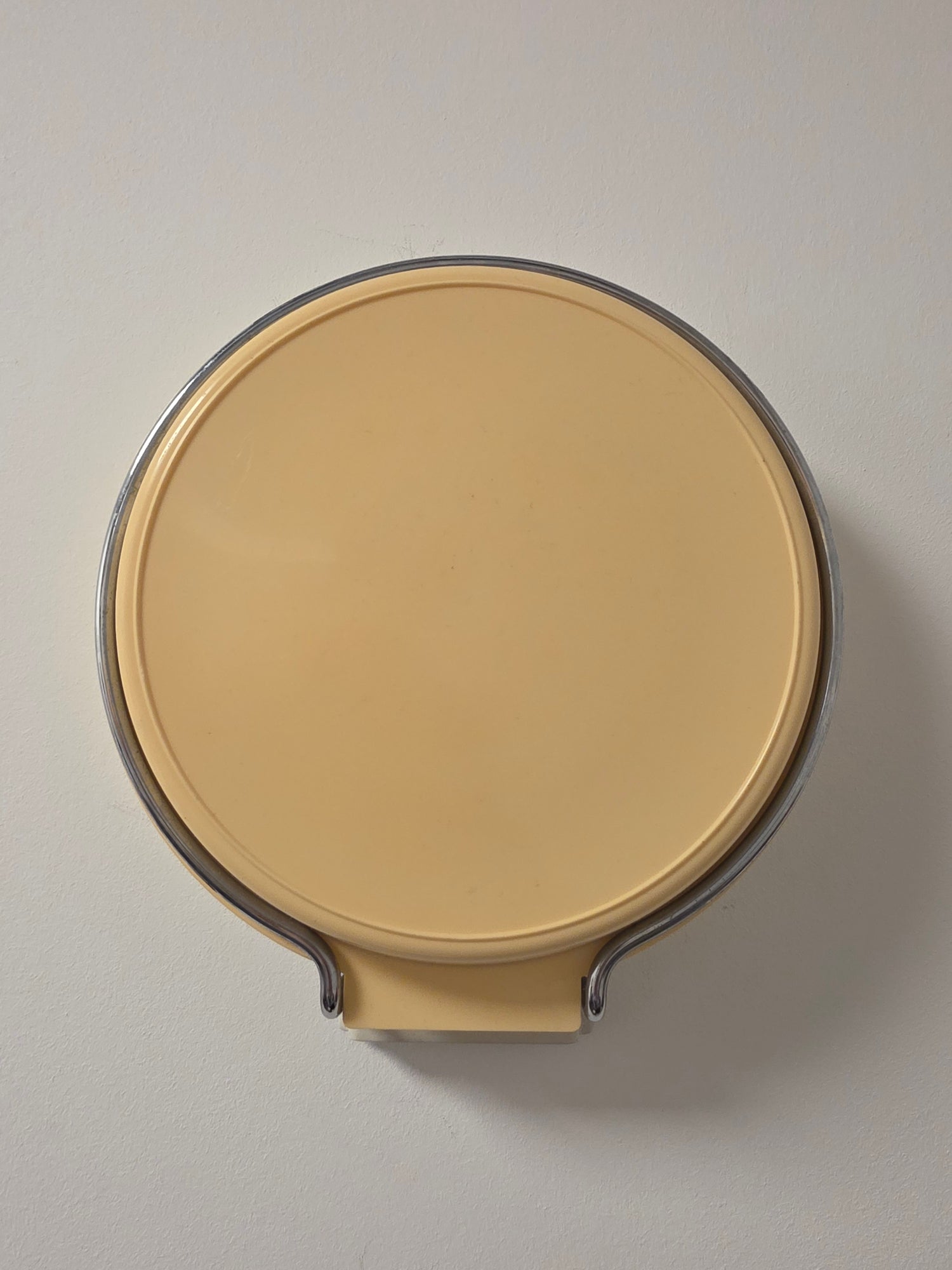 Vintage Brabantia wandweegschaal lichtgeel met weegkom