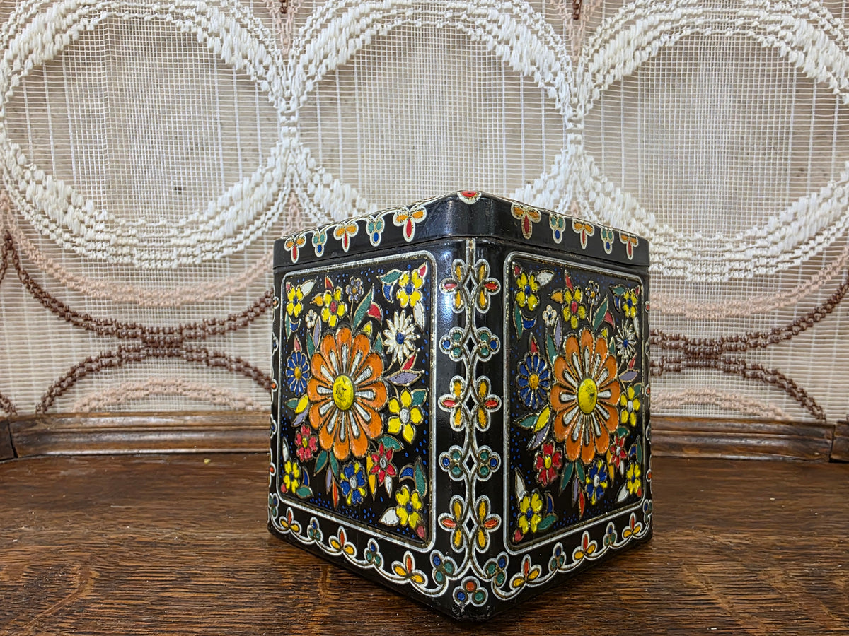Vintage zwart bloemenblik kleurrijk decor