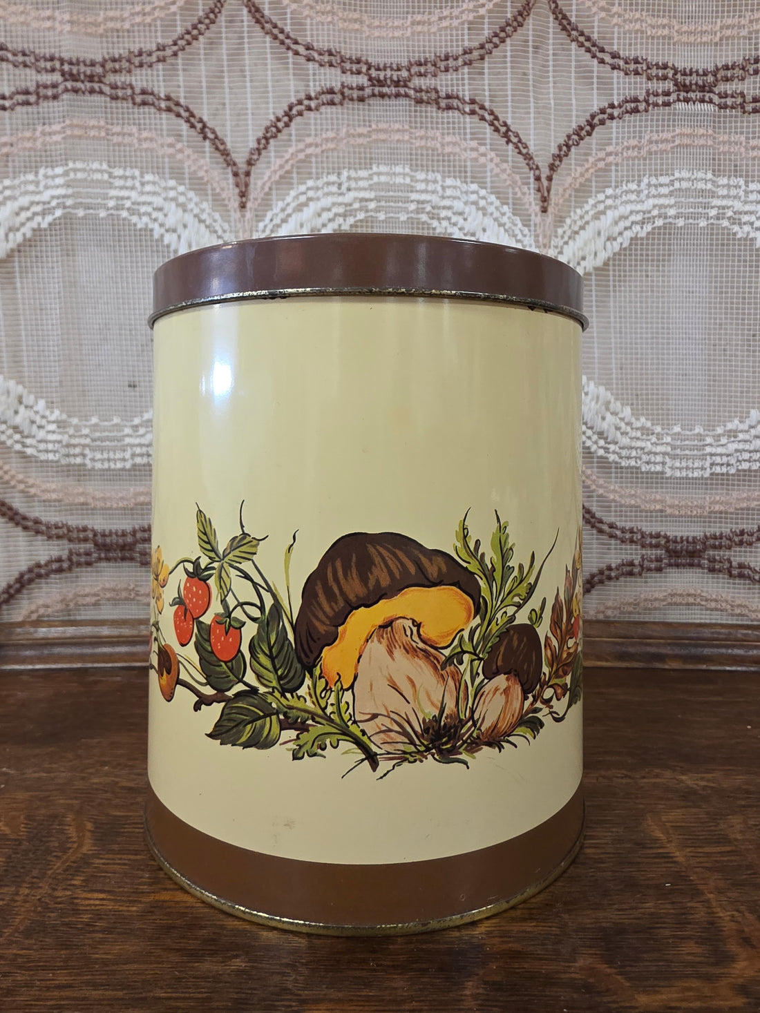Vintage herfstblik met paddenstoelen en bloemen