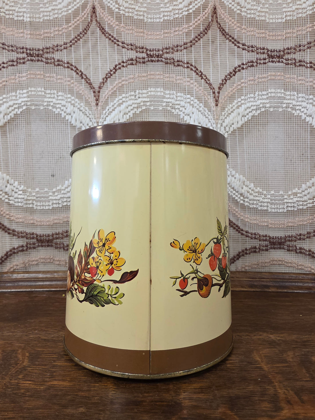 Vintage herfstblik met paddenstoelen en bloemen
