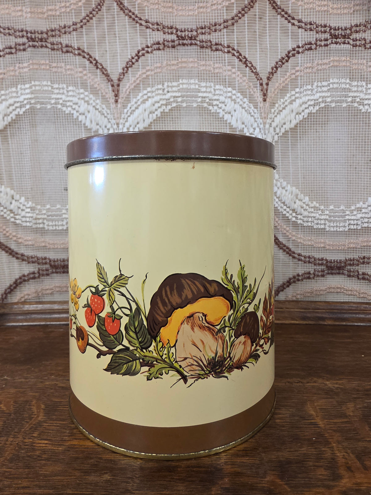 Vintage herfstblik met paddenstoelen en bloemen