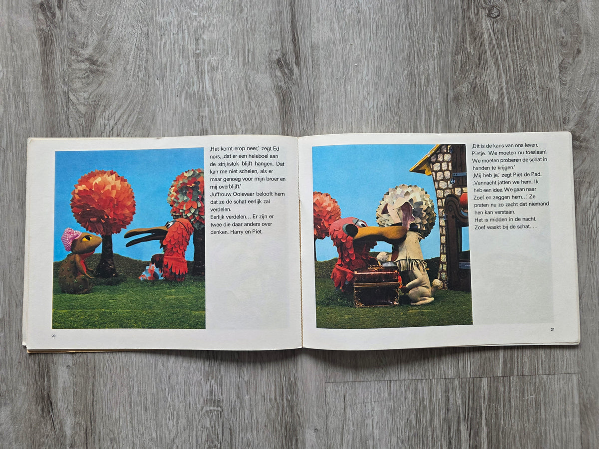 Vintage Fabeltjeskrant boek Hallo, meneer de Uil deel 2