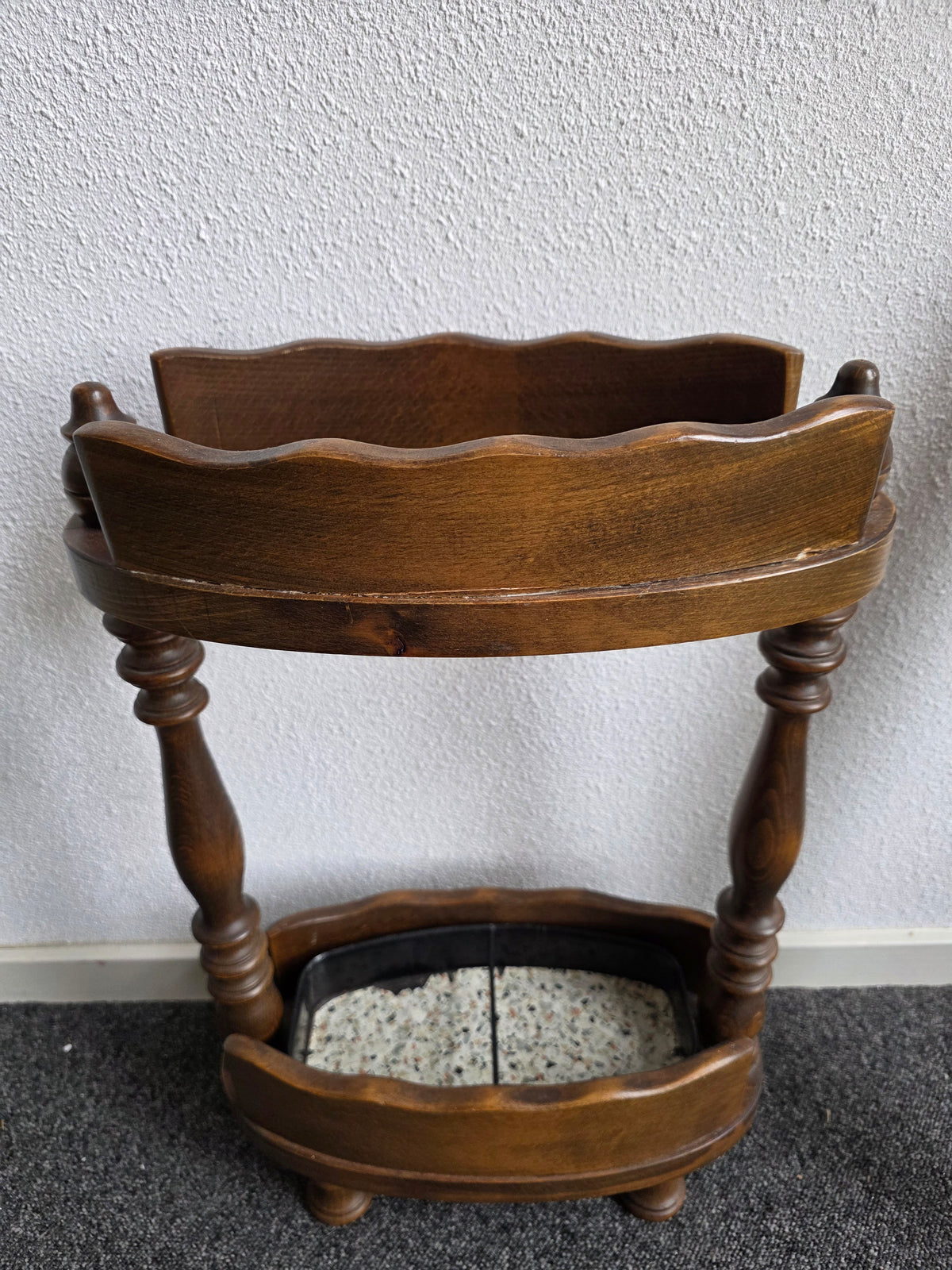 Vintage houten paraplubak met lekbak