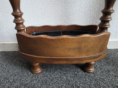 Vintage houten paraplubak met lekbak