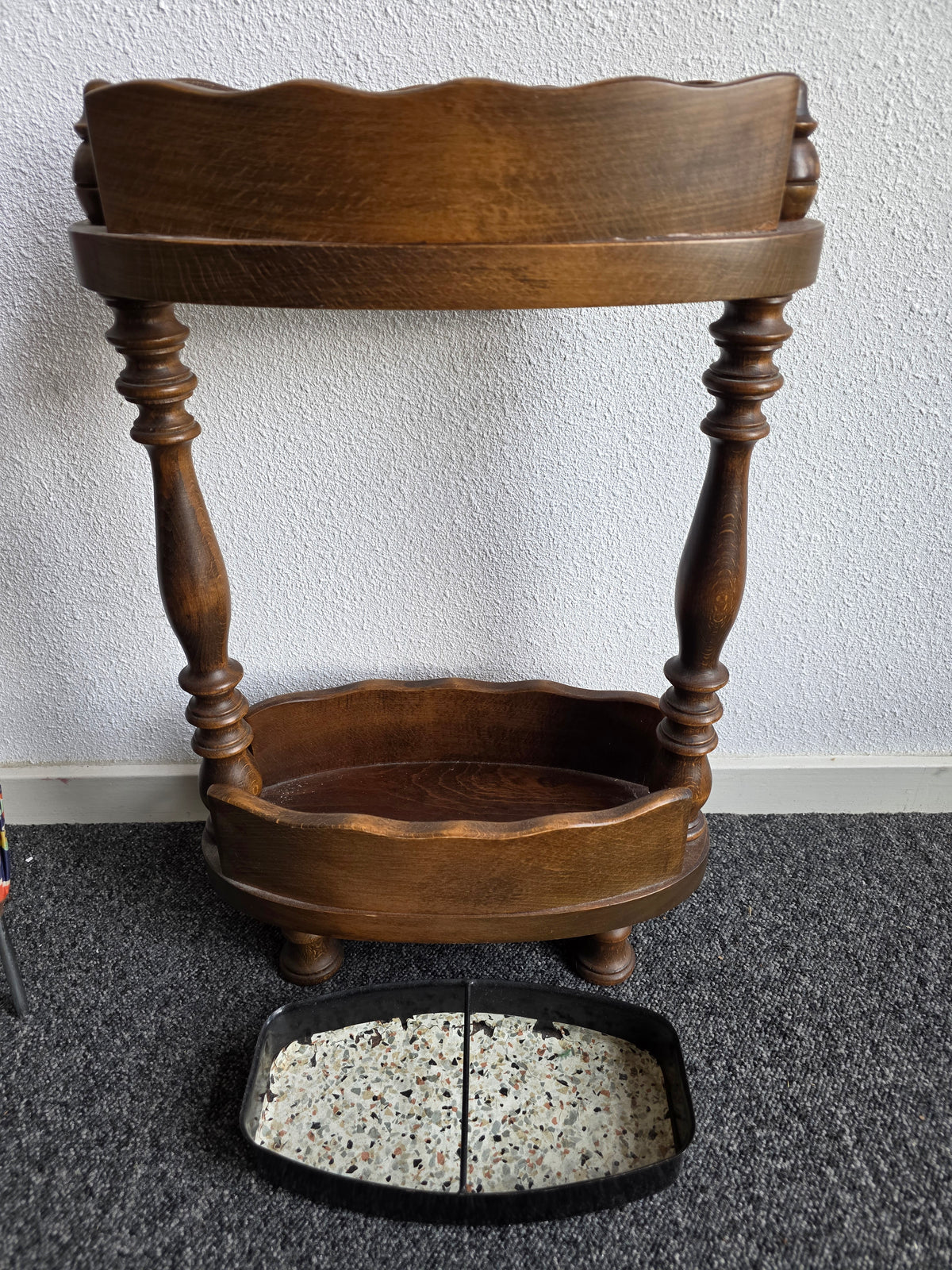 Vintage houten paraplubak met lekbak