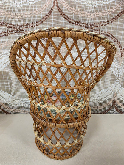 Vintage rotan poppenstoeltje