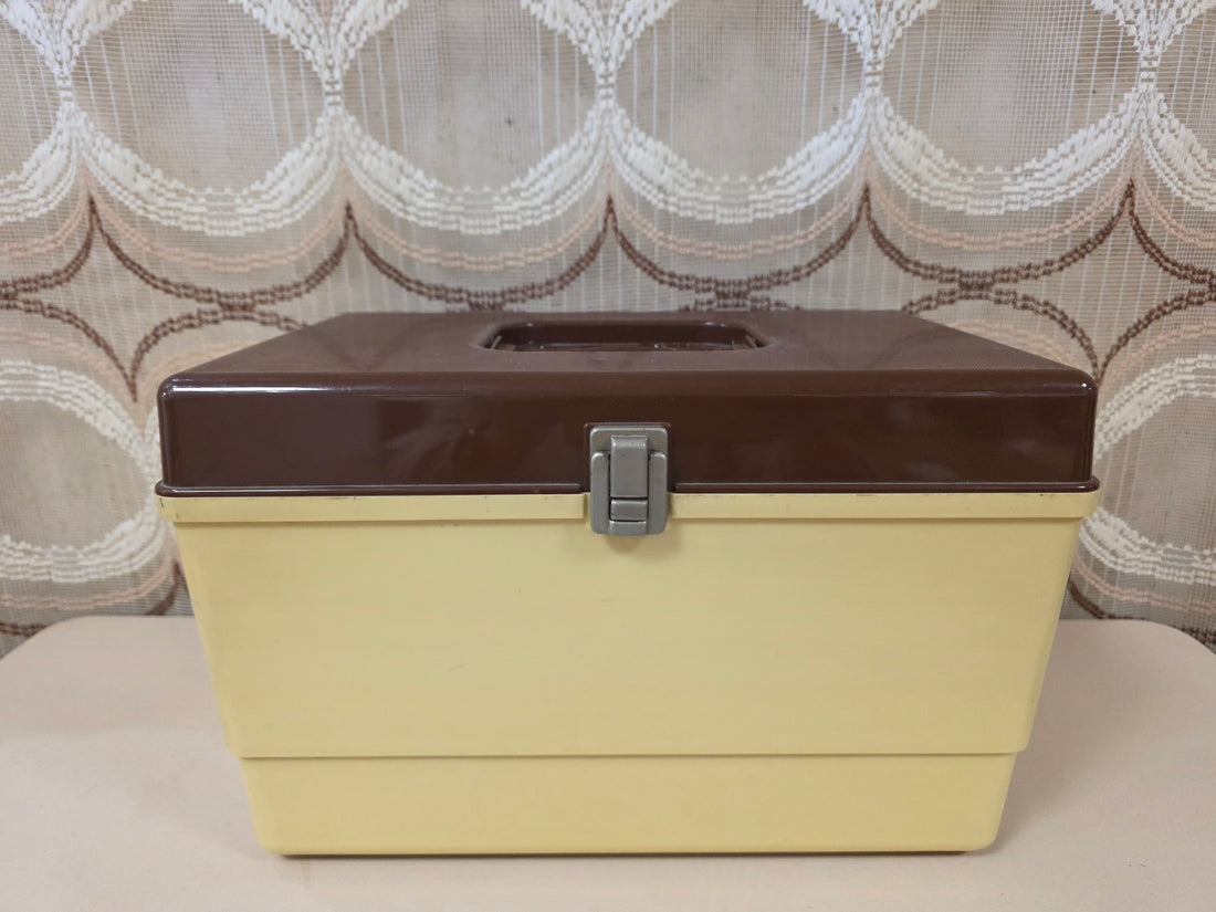 Curver naaibox bruin beige