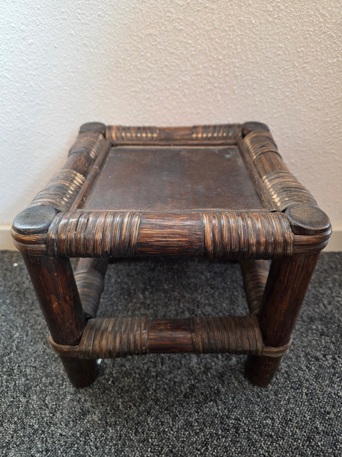 Houten vintage rotan plantentafeltje 25 cm