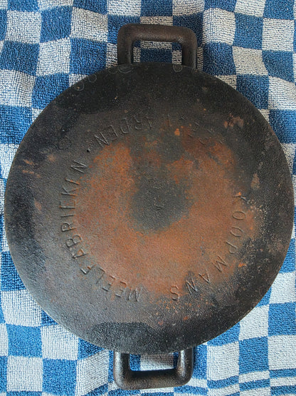 Gietijzeren poffertjespan Koopmans Leeuwarden