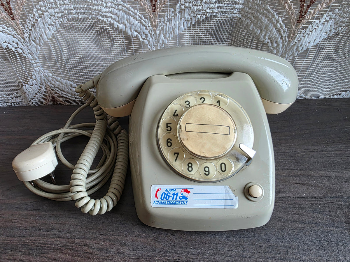 Vintage PTT T65 telefoon grijs – 1976 – decoratief