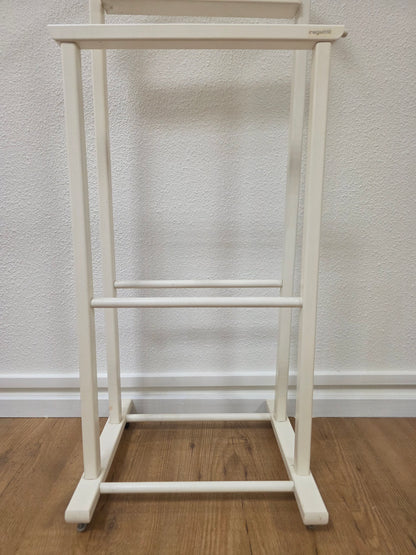 Vintage Reguitti dressboy – crèmewit hout op wieltjes
