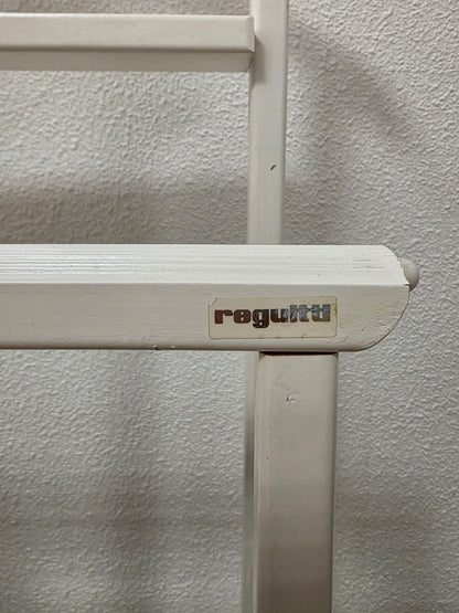 Vintage Reguitti dressboy – crèmewit hout op wieltjes