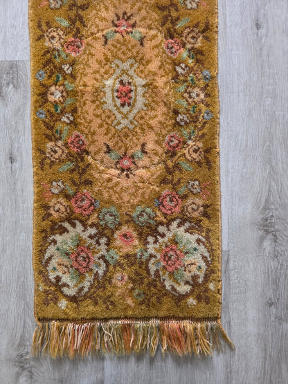 Vintage wollen tafelloper okergeel met bloemen