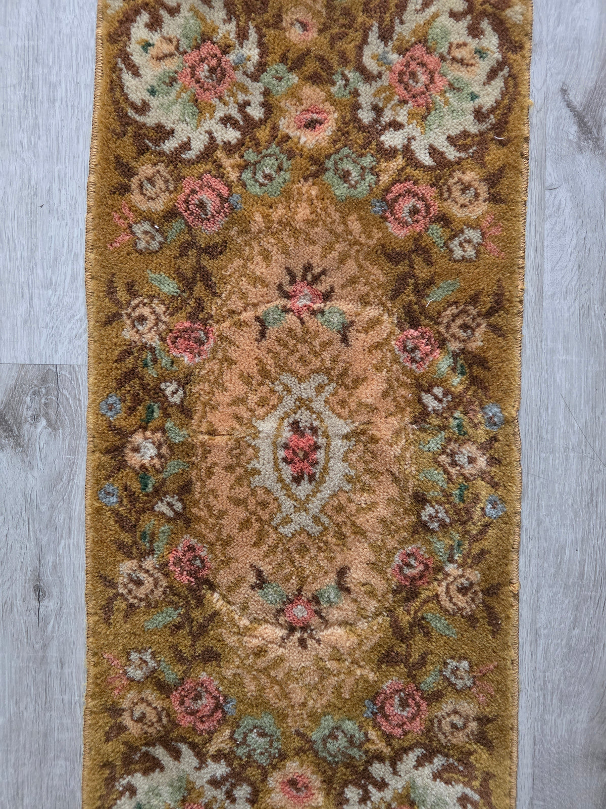 Vintage wollen tafelloper okergeel met bloemen