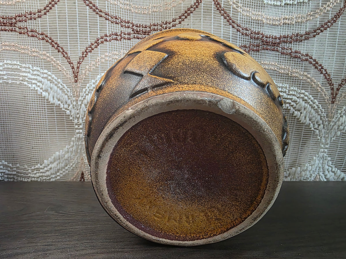 Vintage West Germany bloempot okergeel met reliëf