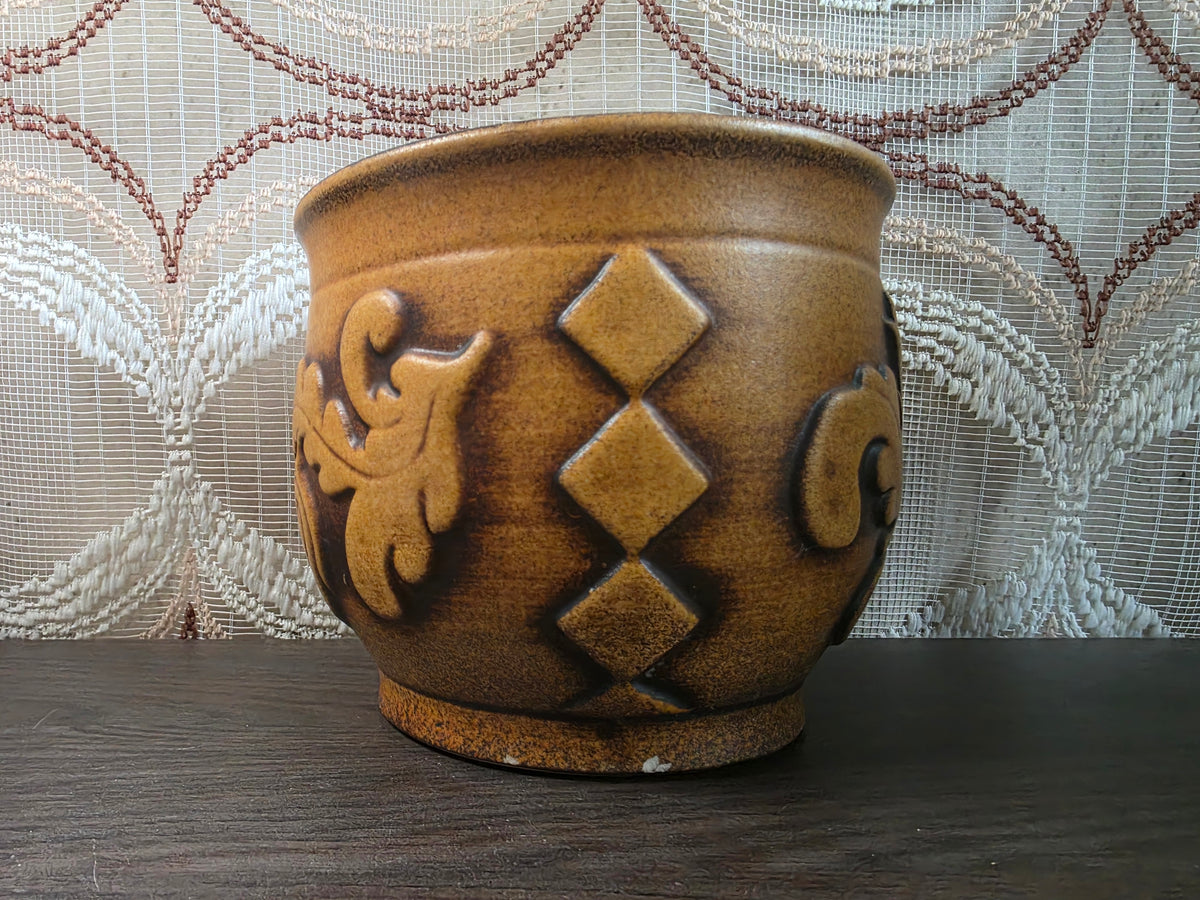 Vintage West Germany bloempot okergeel met reliëf