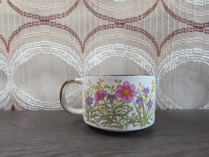 Wildflower soepkom met roze bloemen