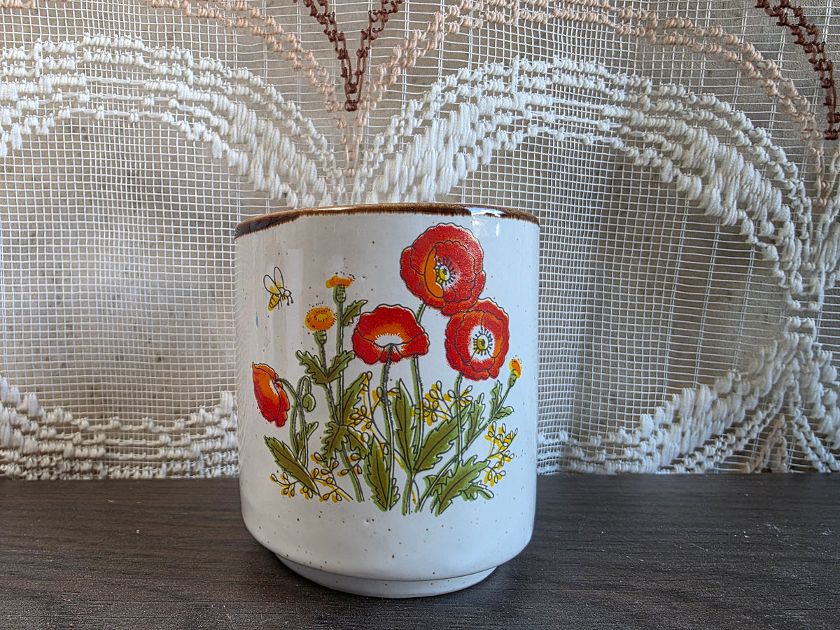 Wildflower potje met rode klaprozen