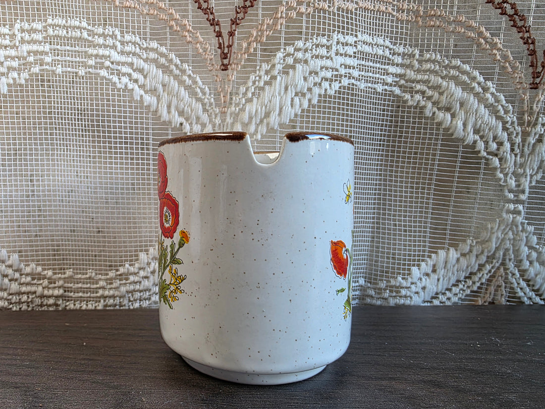 Wildflower potje met rode klaprozen