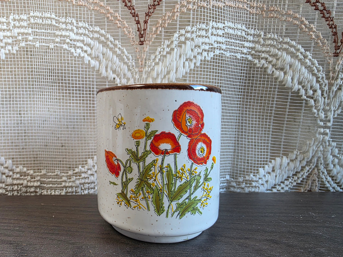 Wildflower potje met rode klaprozen