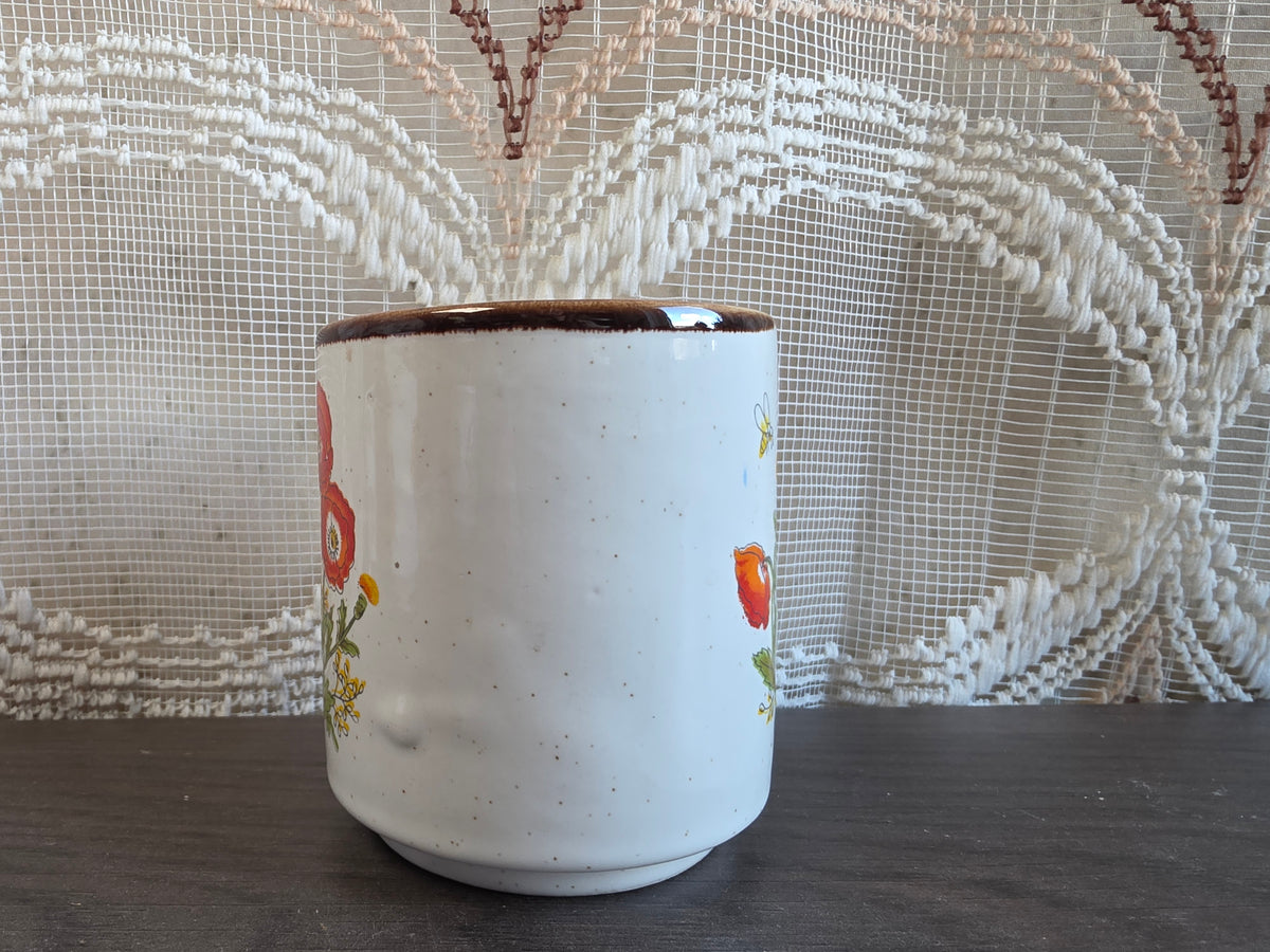 Wildflower potje met rode klaprozen
