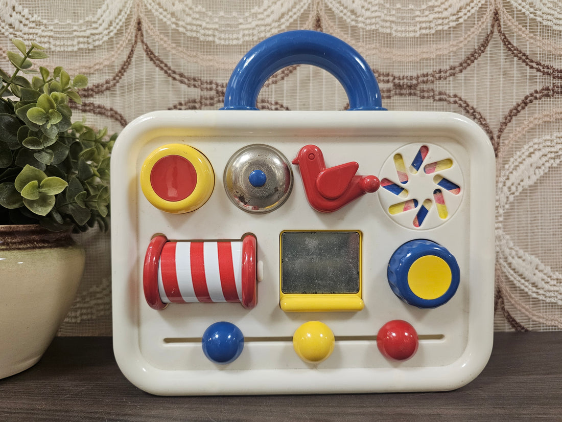 Vintage Ambi Toys activiteiten center uit de jaren 80, kleurrijk speelgoed met knoppen, schuifjes en belletjes