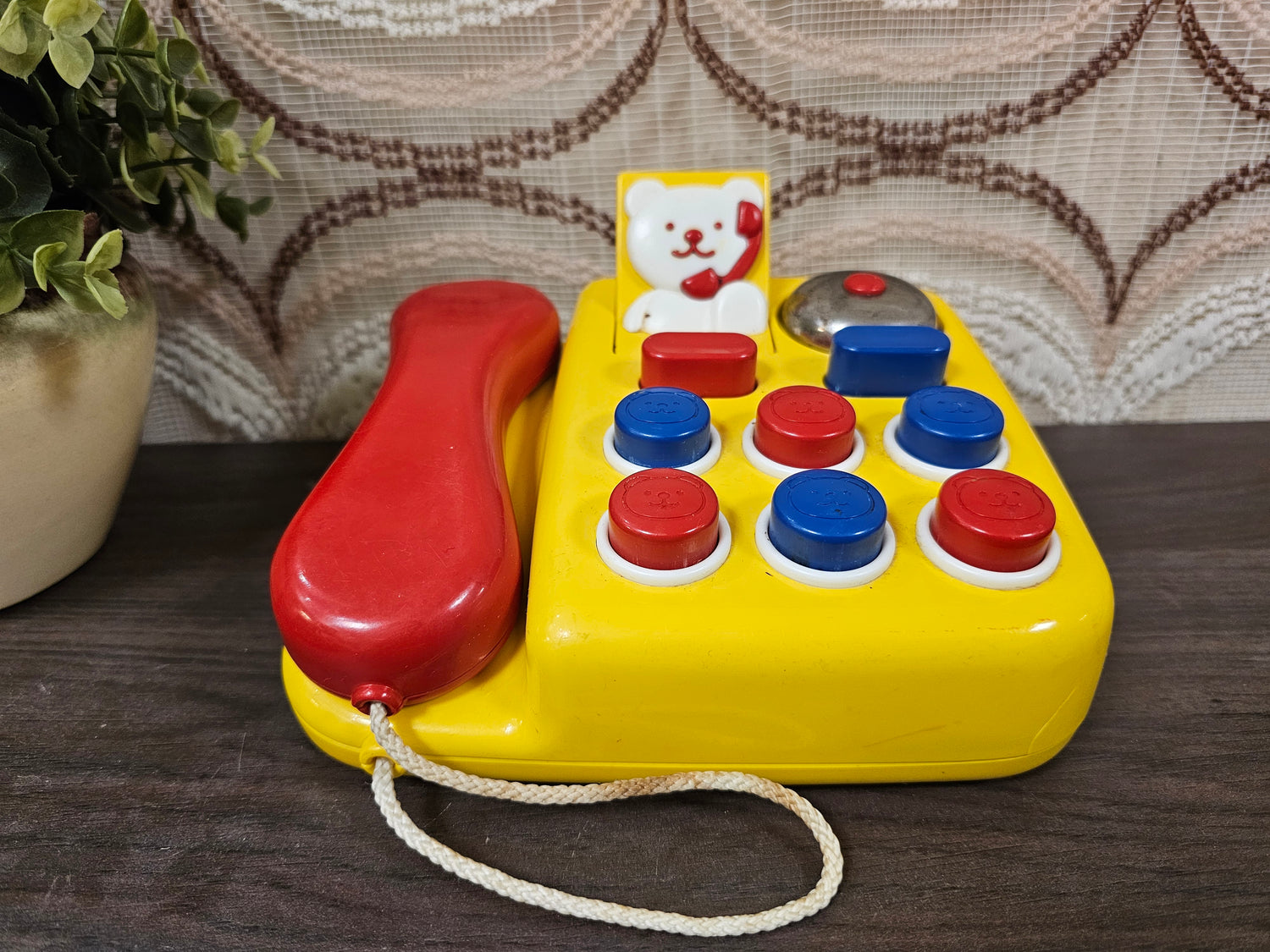 Ambi Toys vintage speelgoedtelefoon met gekleurde knoppen