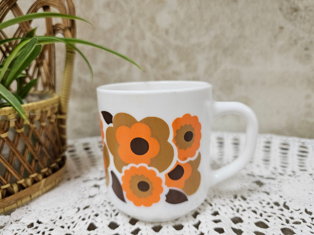 Arcopal France Lotus mok / koffie beker oranje bruine bloemen