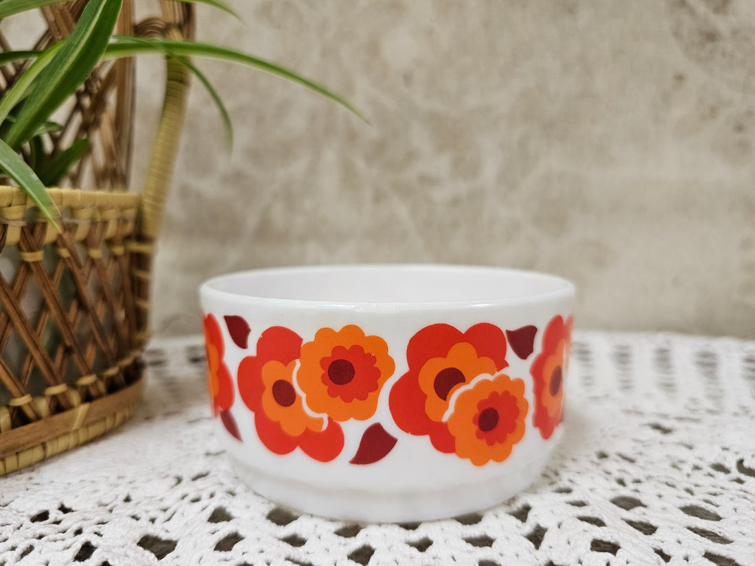 Vintage Arcopal France Lotus schaaltje oranje rode bloemen