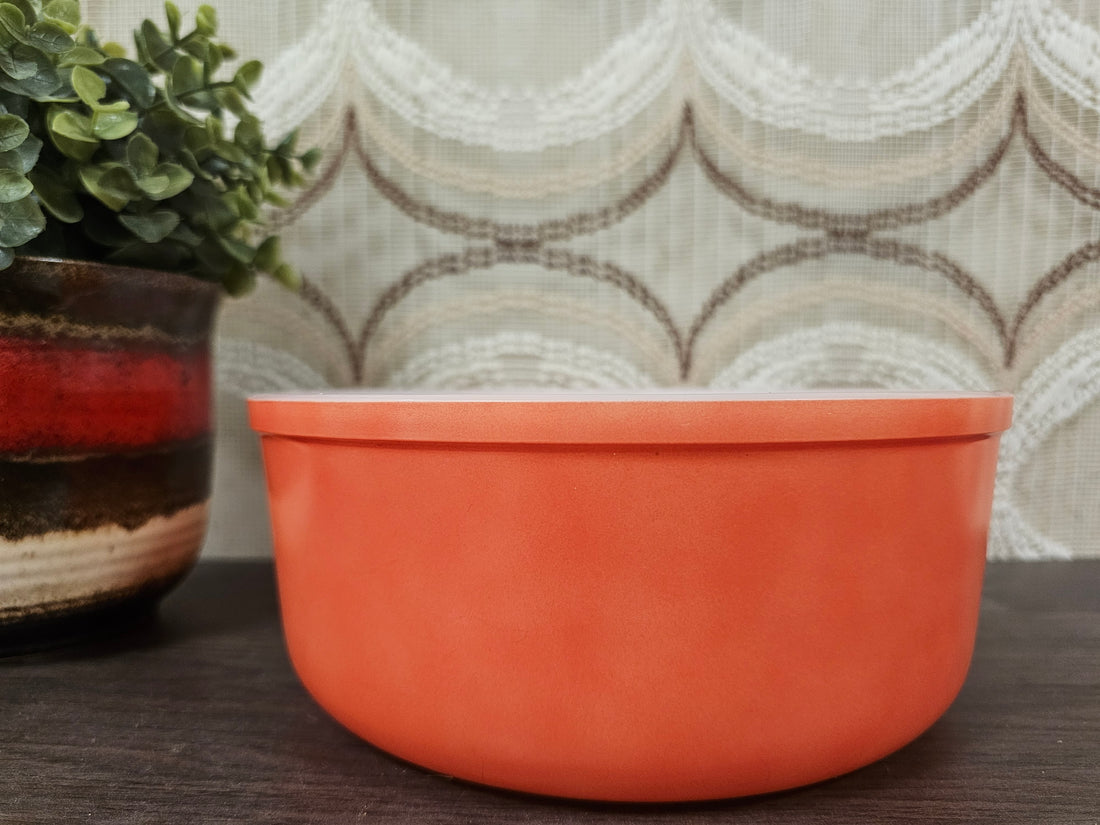 Arcopal France schaal in koraalrode kleur met witte binnenkant 21 cm