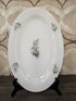 Ovaal wit Arcopal bord van melkglas met margrietdecor, formaat 36 x 23 cm, vintage jaren 70
