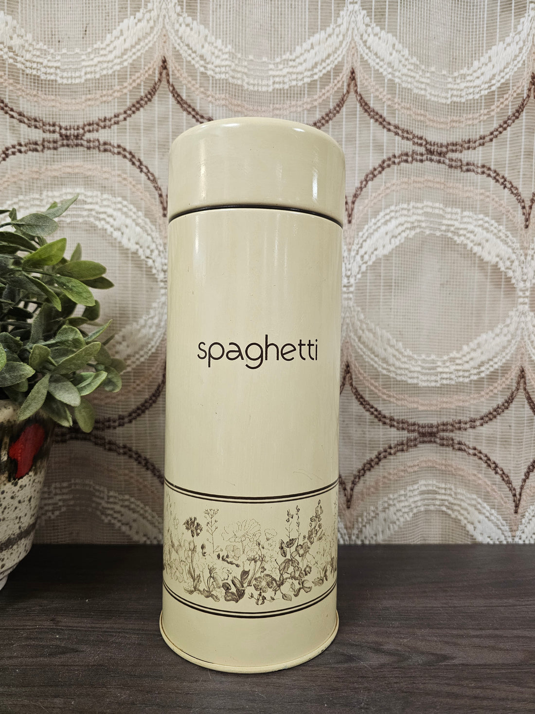 Vintage Brabantia spaghetti bus van metaal – beige met bruine bloemenrand en zwarte opdruk – 29,5 cm hoog