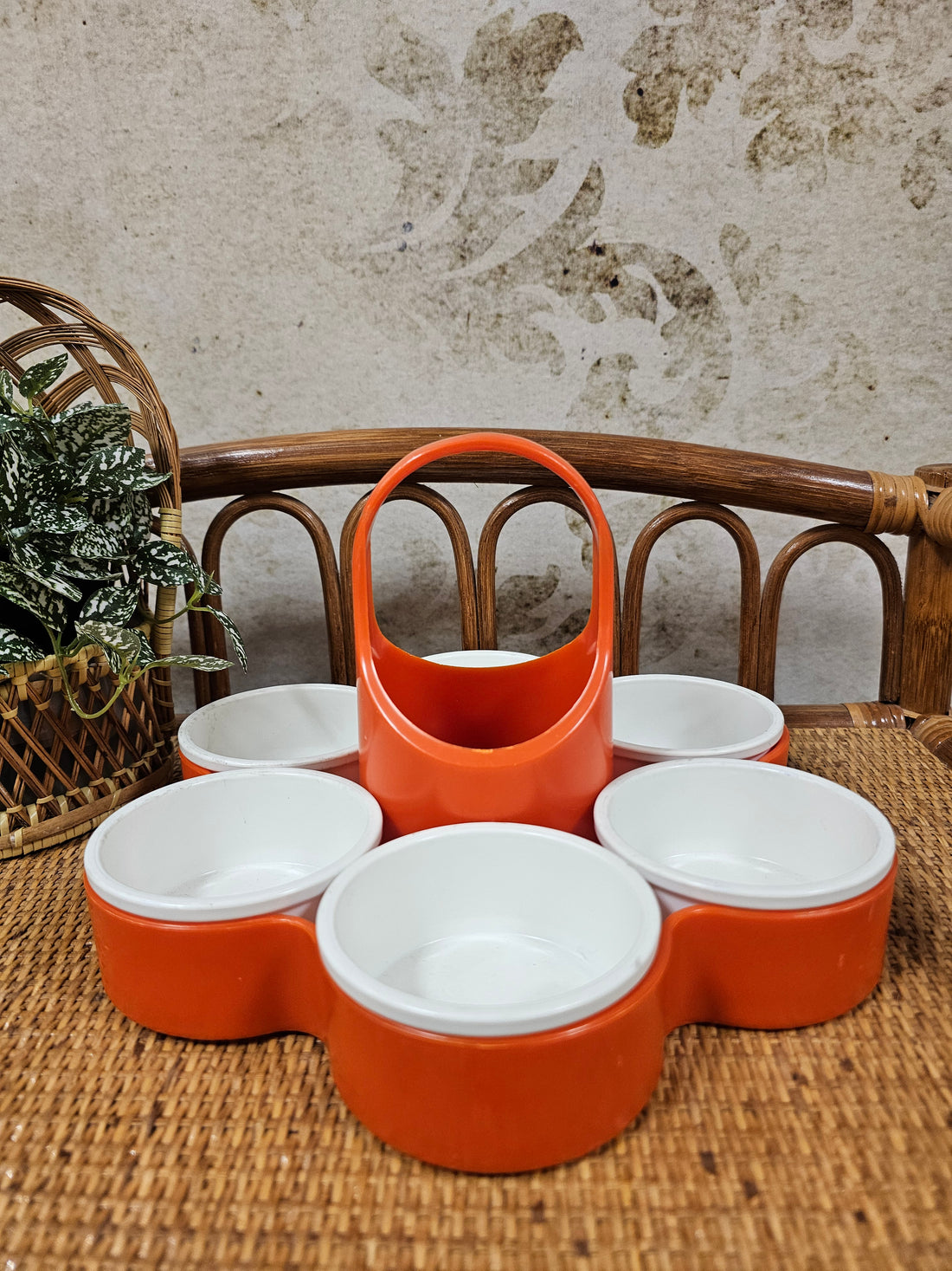 Vintage snackschaal oranje met wit Dialene Better maid