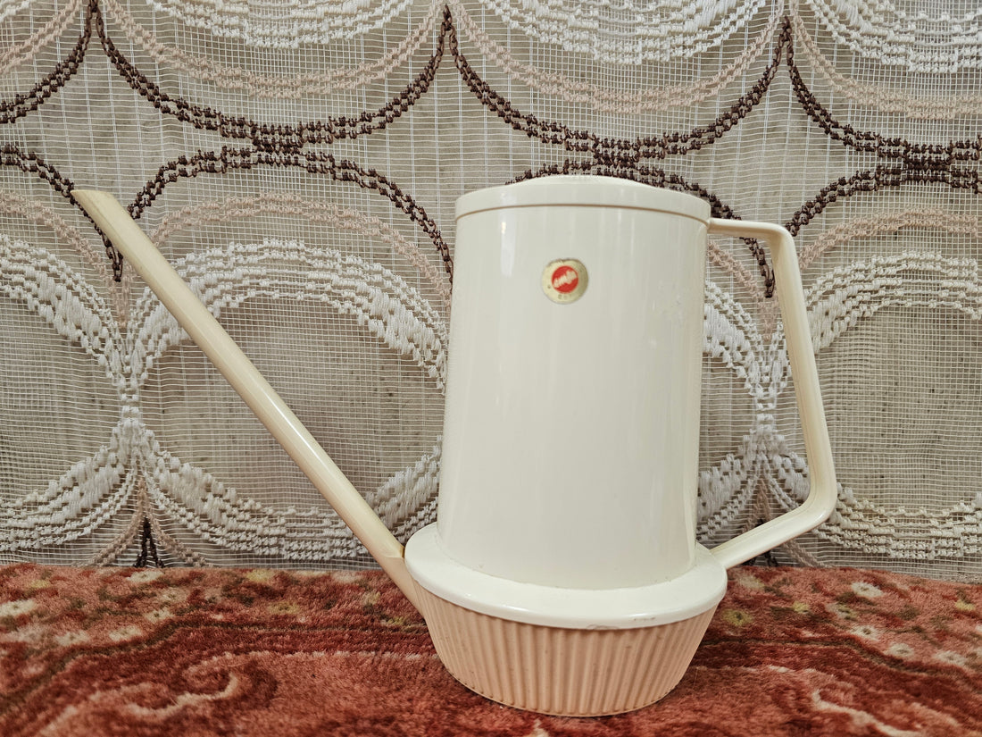 Witte kunststof Emsa gieter met rood logo originele jaren 70