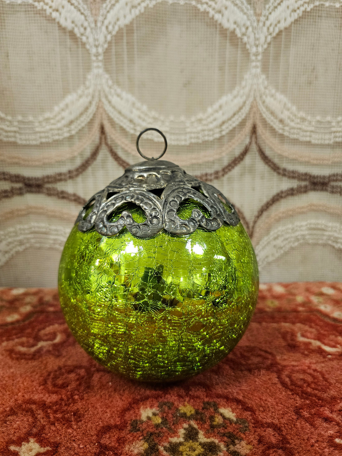 Groene glazen kerstbal / heksenbal met krakelee effect, 14 cm hoog