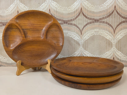 : Vier vintage houten fondueborden met vakverdeling voor fondue en sausjes