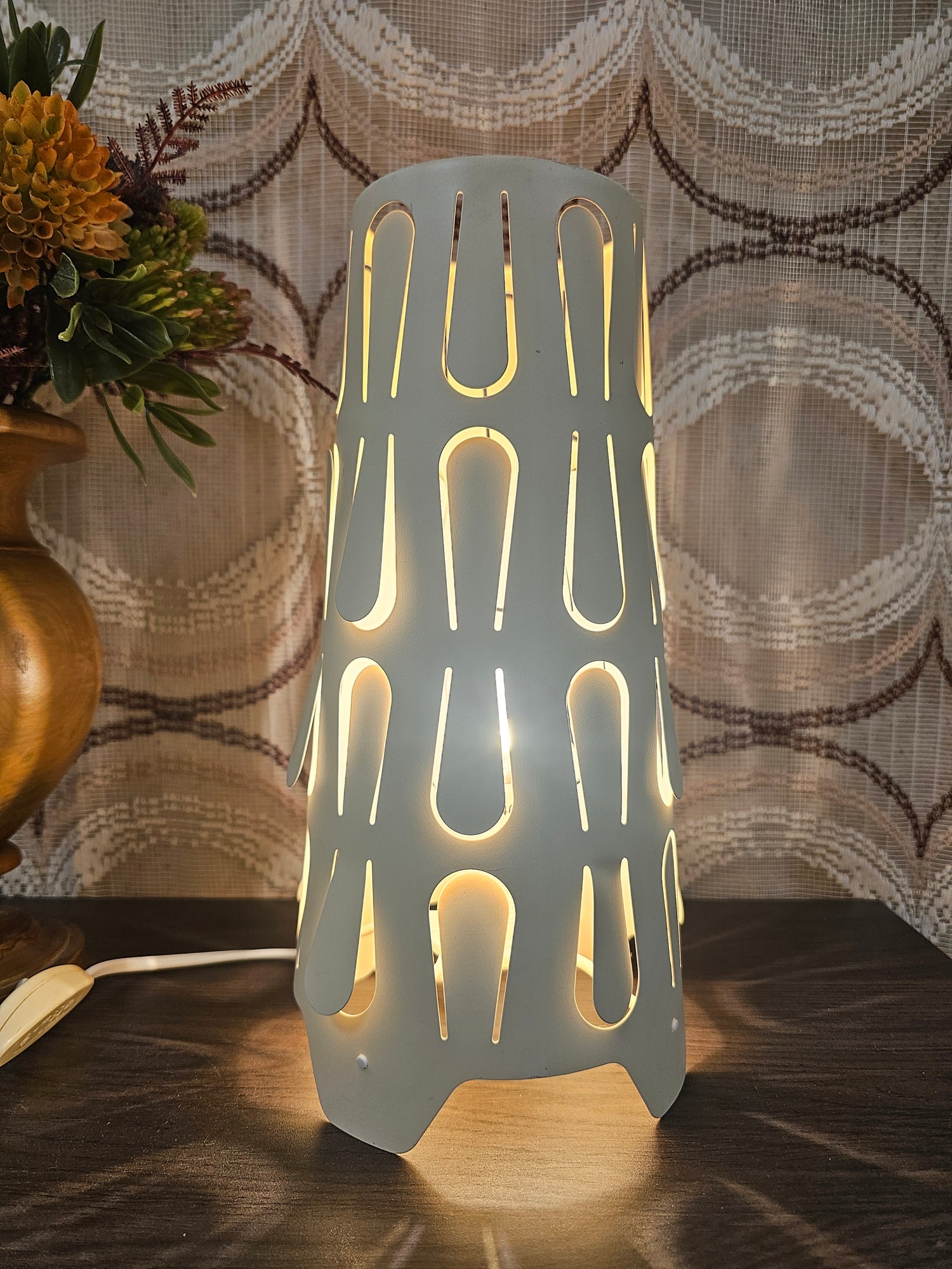 Vintage IKEA Kajuta tafellamp in crèmekleur met verstelbare lamellen en twee schakelaars