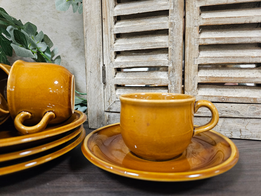 Vintage servies Koffie kop en schotel DDR warme bruine kleur