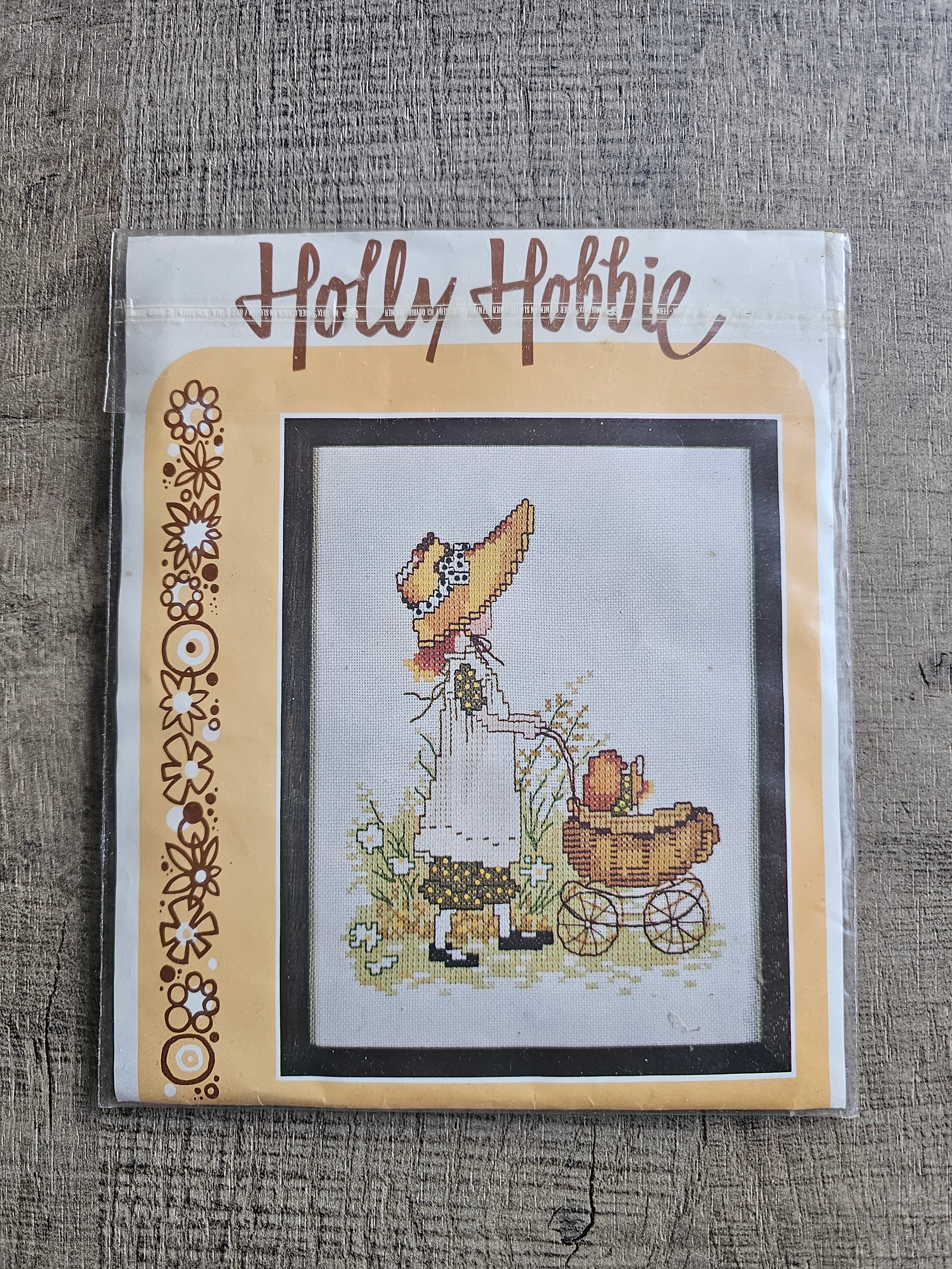Vintage Lanarte borduurpakket met Holly Hobbie. Meisje met kinderwagen, compleet en klaar voor gebruik. Alle kleuren netjes gesorteerd.