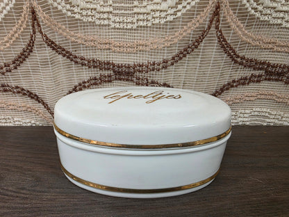 Wit vintage lepeltjesdoosje met gouden rand en opschrift lepeltjes