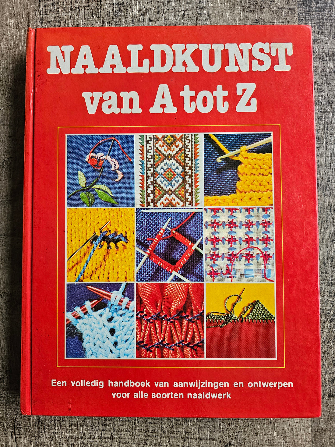 Vintage handwerkboek Naaldkunst van A tot Z – compleet borduur- en naaiboek