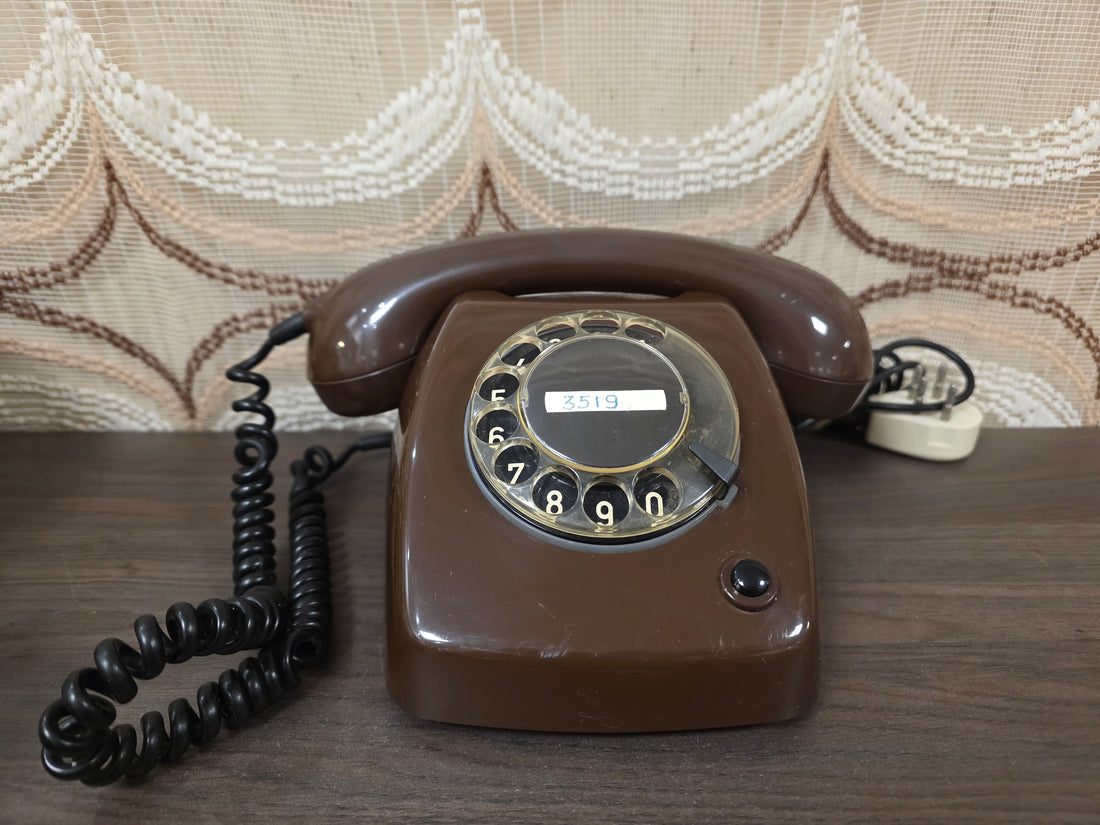 PTT T65 telefoon met draaischijf chocoladebruin