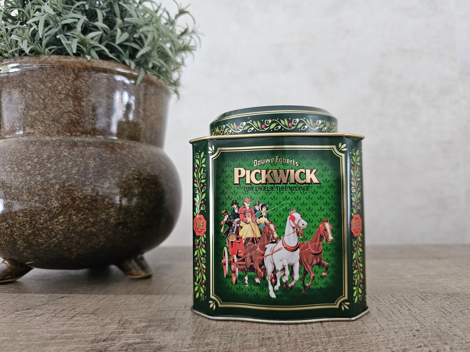 Vintage Douwe Egberts Pickwick groen blik met paarden