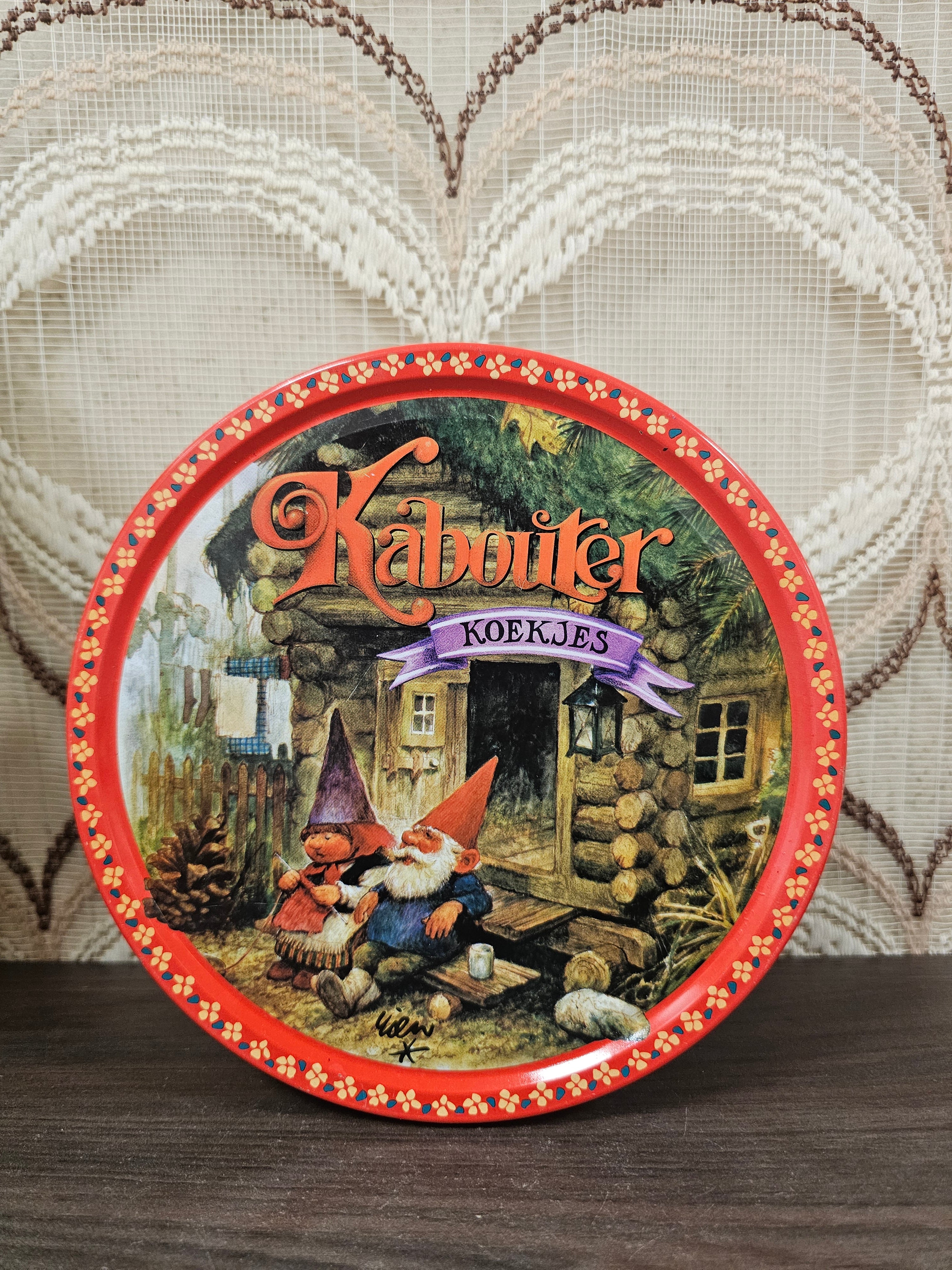 Metalen koekjesblik met kabouterillustraties van Rien Poortvliet