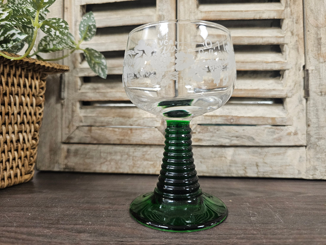 Roemer wijnglazen 0.1 liter met druivenrank op het glas